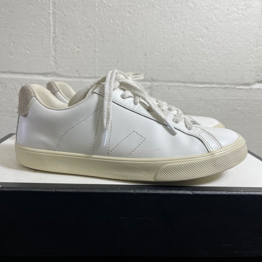 Veja White Leather Low-Top Sneakers with Cream Sole